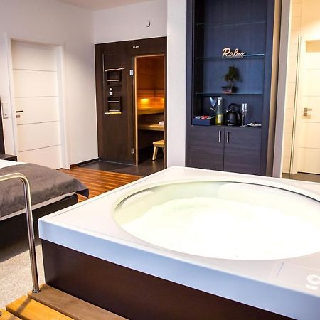 Plus Punkt Private Spa Вайнгартен Екстериор снимка